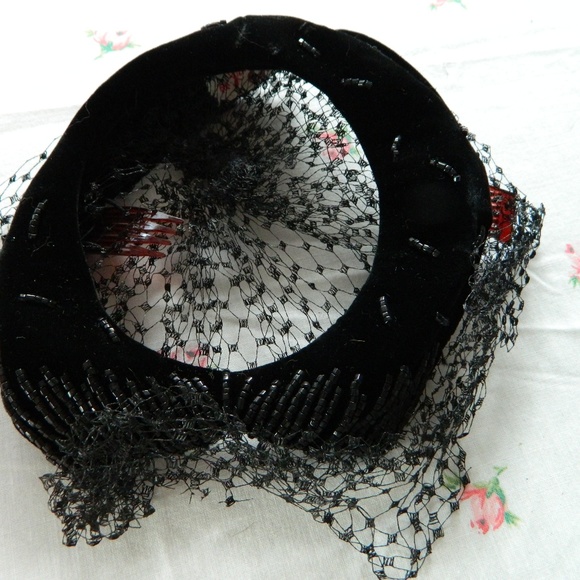 Vintage Lot 10 Hats Fascinator Veil Fur Rockabilly - Picture 3 of 8